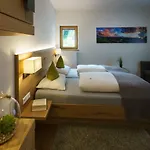 Hotel-gasthof Zur Sonne ホテル