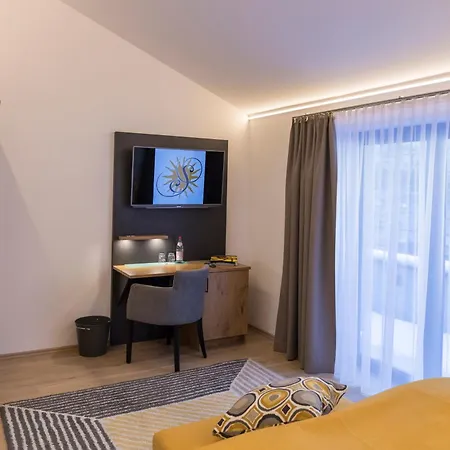 Hotel-gasthof Zur Sonne מלון 2*