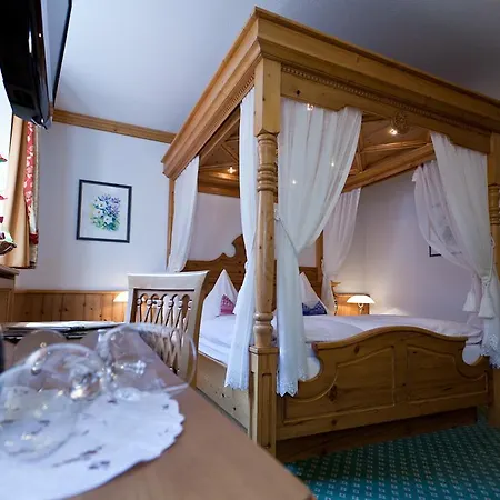 Hotel-gasthof Zur Sonne Szálloda 2*